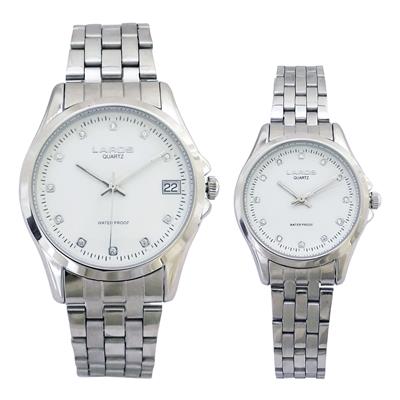 ست ساعت مچی عقربه ای زنانه مردانه لاروس مدل 0118 80227 d به همراه دستمال مخصوص برند کلین واچ