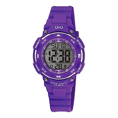 ساعت مچی دیجیتالی کیو اند کیو مدل m149j003y به همراه دستمال مخصوص برند کلین واچ