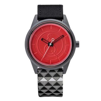 ساعت مچی عقربهای سولار کیو اند کیو مدل rp00j014y به همراه دستمال مخصوص برند کلین واچ