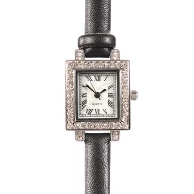 ساعت مچی عقربه ای زنانه avon مدل sr626sw 8 quartz